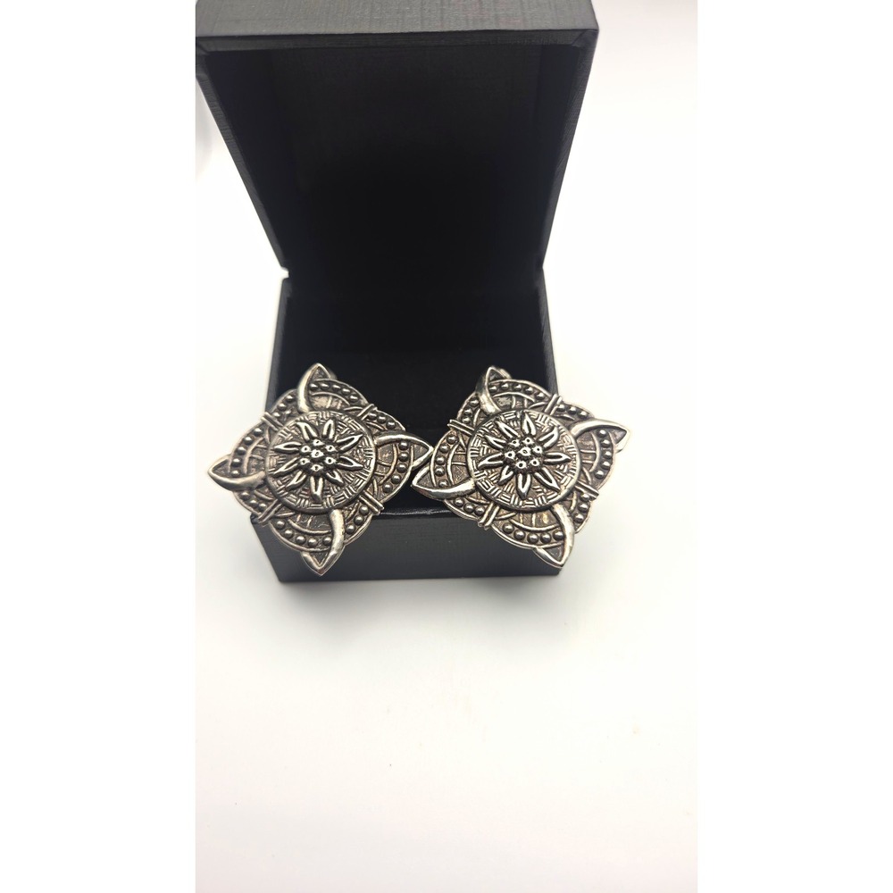 Vintage Women's etched flower design diamond shaped earrings pierced